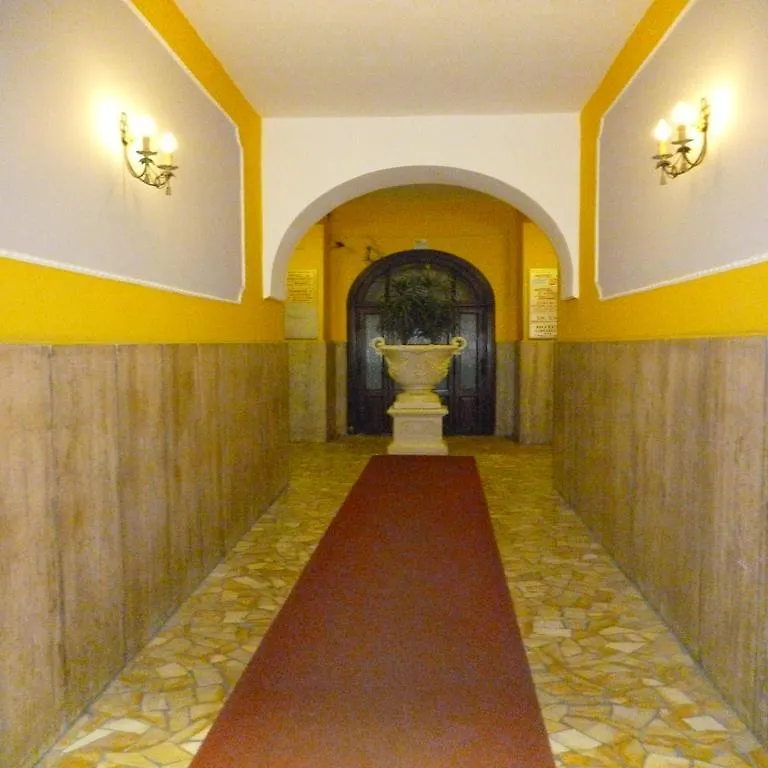 Hotel Giamaica For Girls & Ladies Only Rome