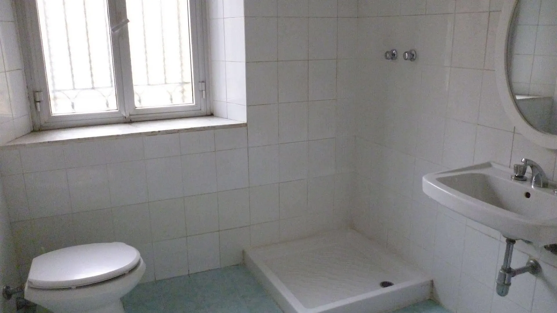 רומא Hotel Giamaica For Girls & Ladies Only 0*,  איטליה
